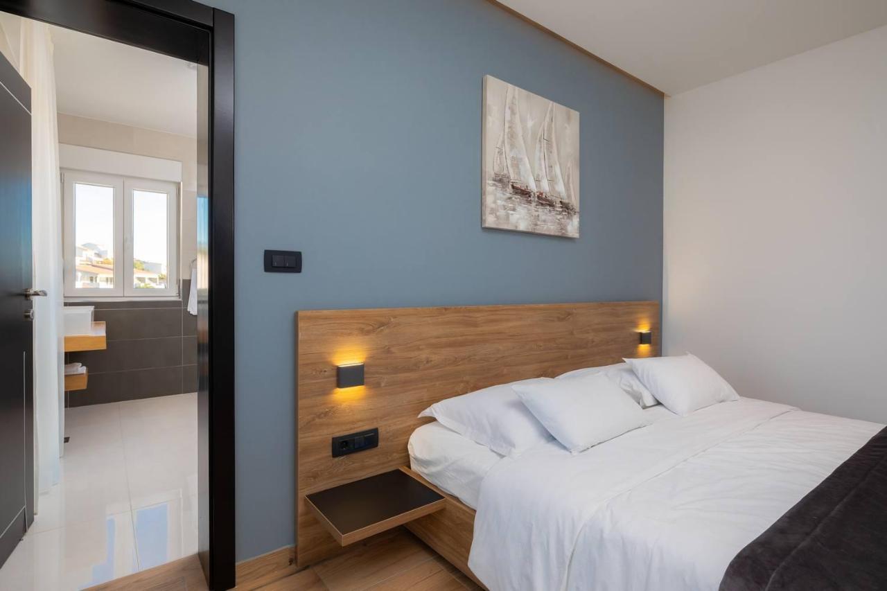 Beachfront Luxury Villa Vinišće Buitenkant foto