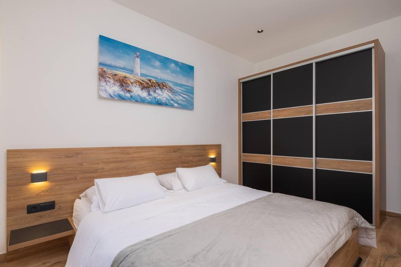 Beachfront Luxury Villa Vinišće Buitenkant foto