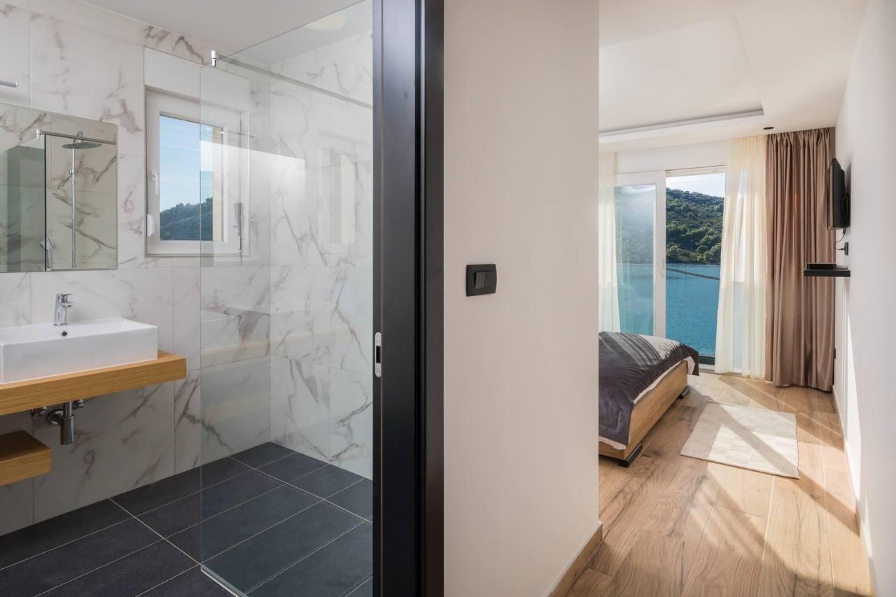 Beachfront Luxury Villa Vinišće Buitenkant foto